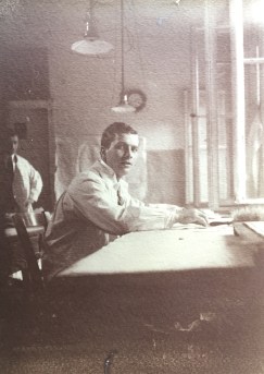 Dietz_im_Atelier_Peter_Behrens_1912